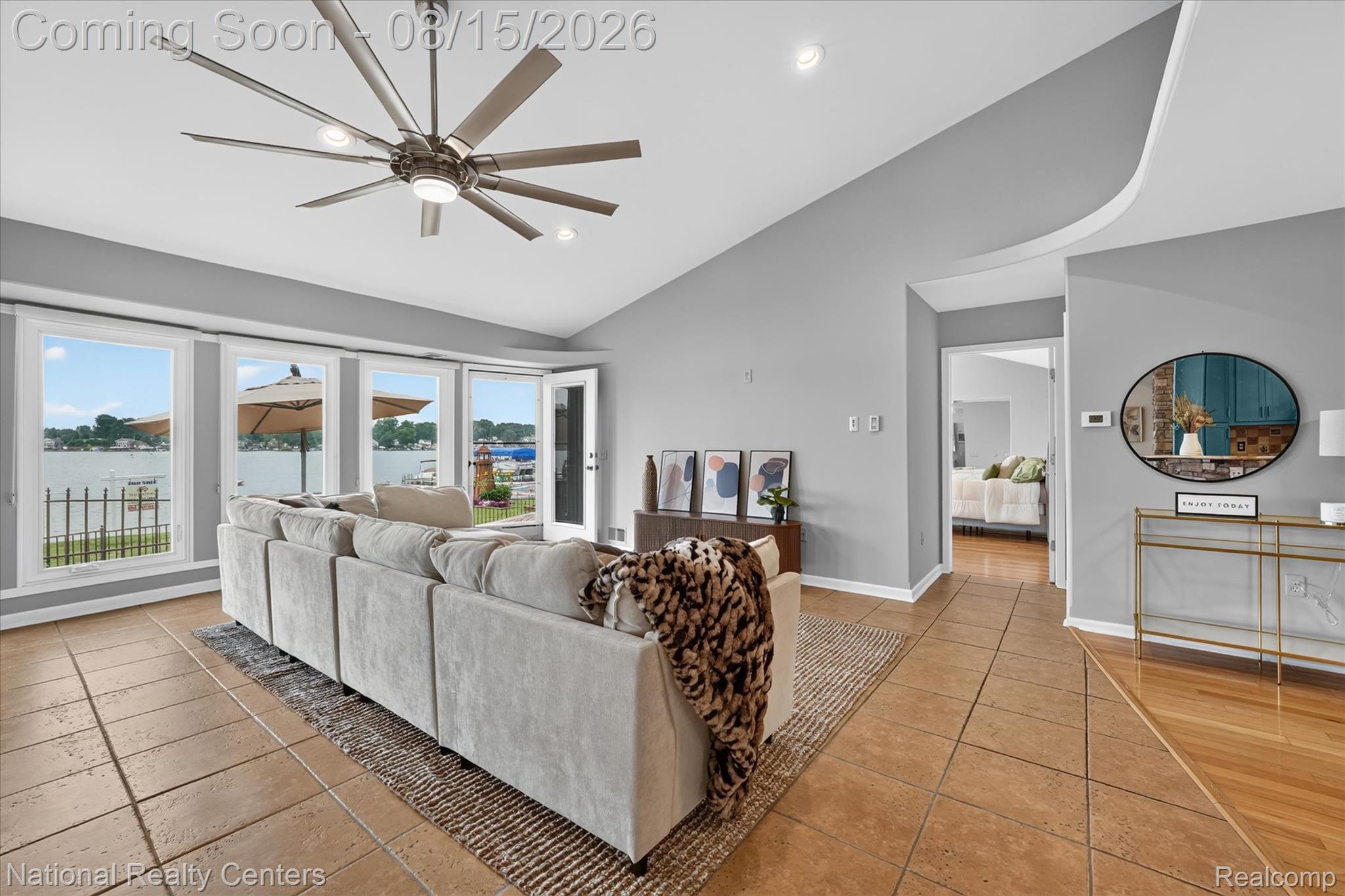 560 Black Oaks Trail