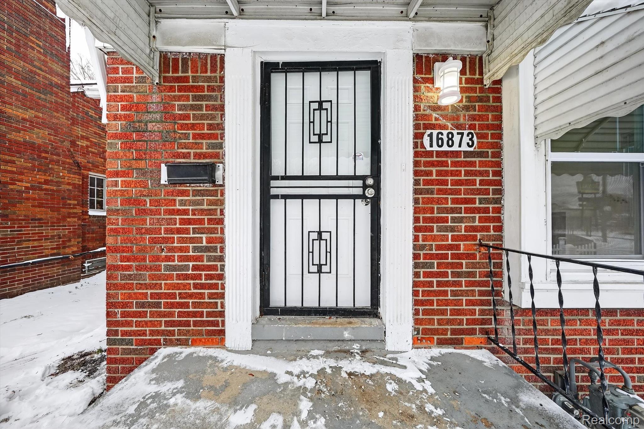 16873 Mansfield Street