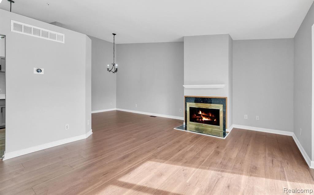 1921 Vine Way Drive #35