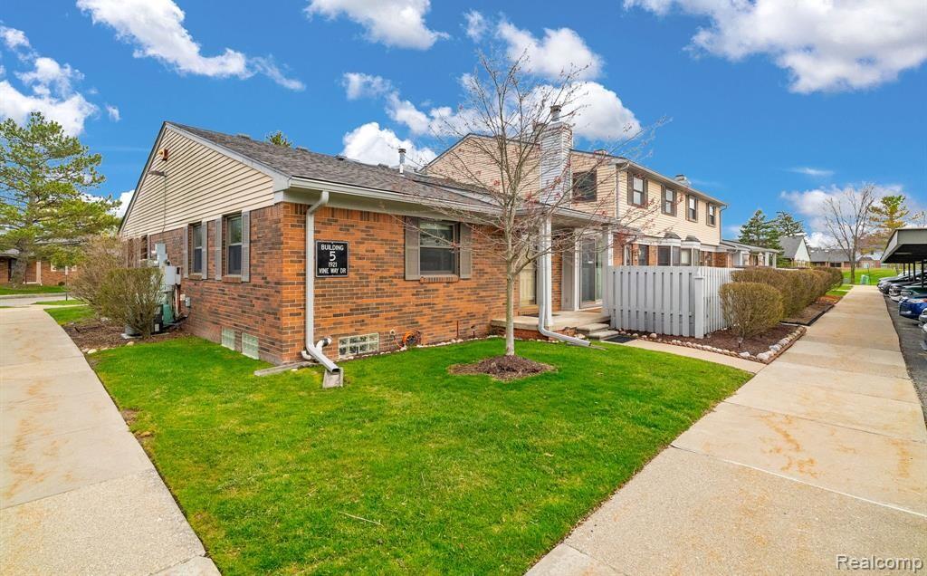 1921 Vine Way Drive #35