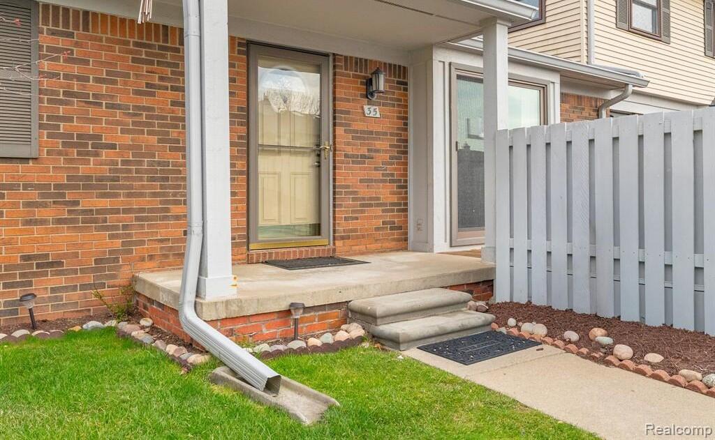 1921 Vine Way Drive #35