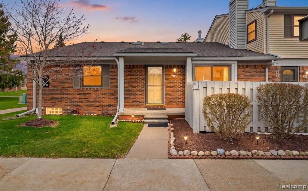 1921 Vine Way Drive #35