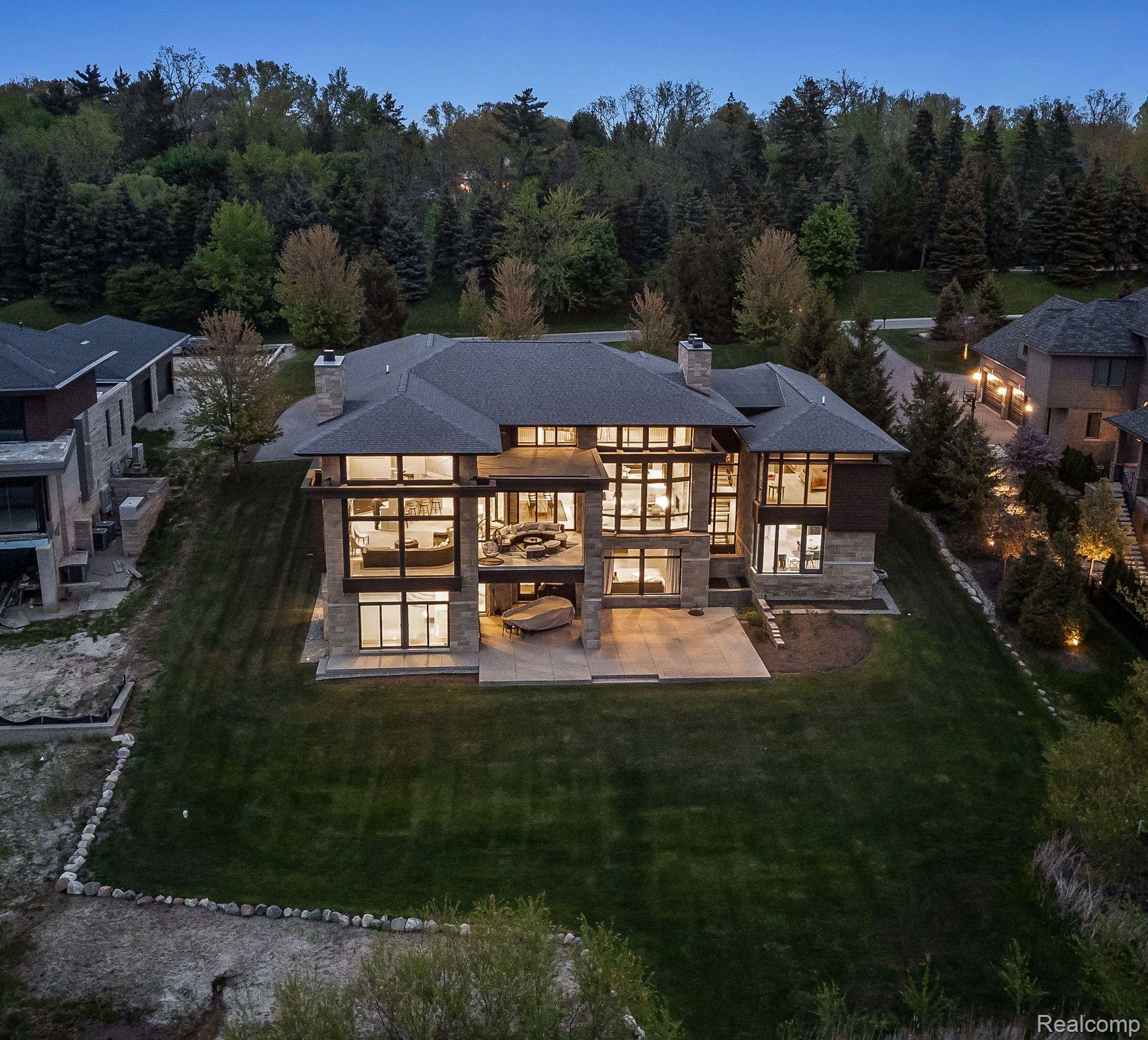 2657 TURTLE SHORES Drive