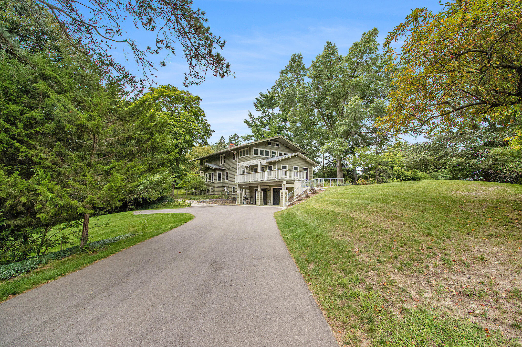 2340 Springhill Drive