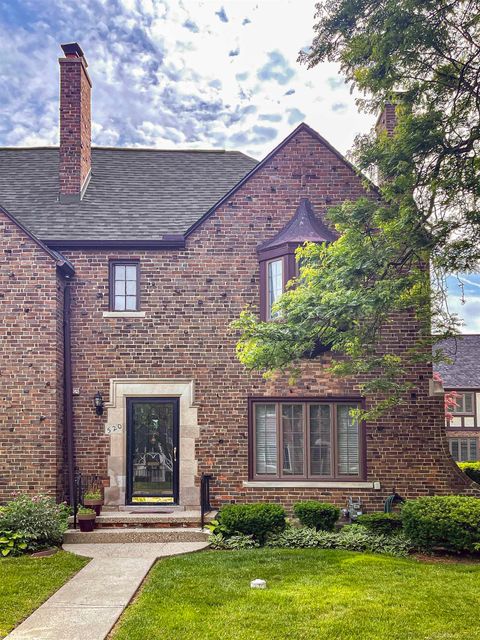 Photo of 520 St. Clair Street, Grosse Pointe City, MI 48230 (MLS # 58050210961)