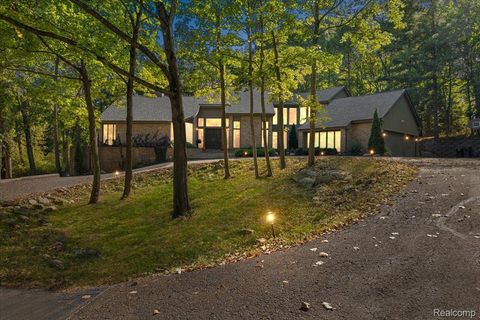 4650 Lahser Road Bloomfield Hills City MI 48302