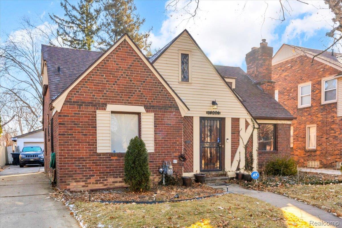 14004 Woodmont Avenue