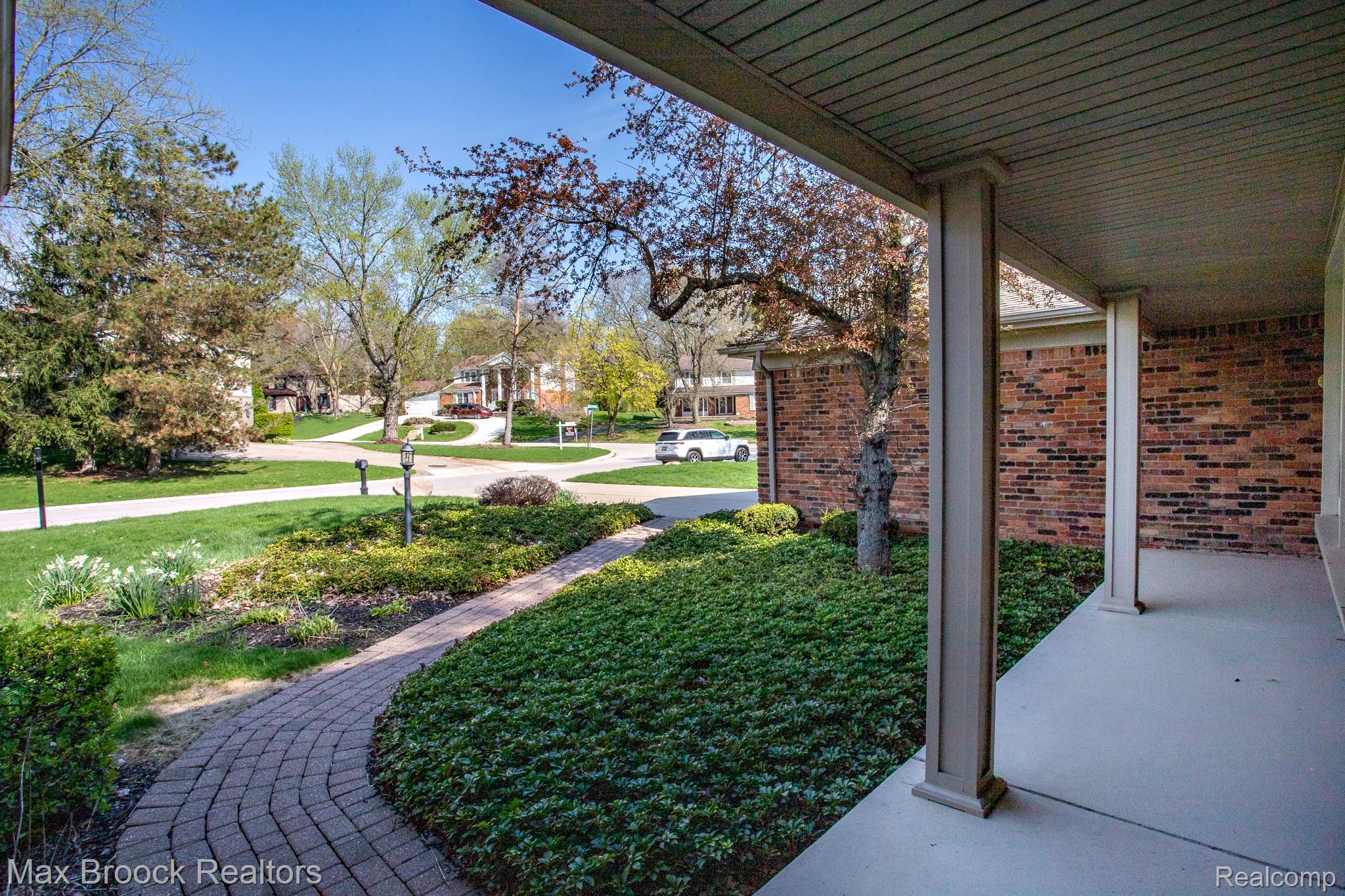 30882 Oak Valley Drive