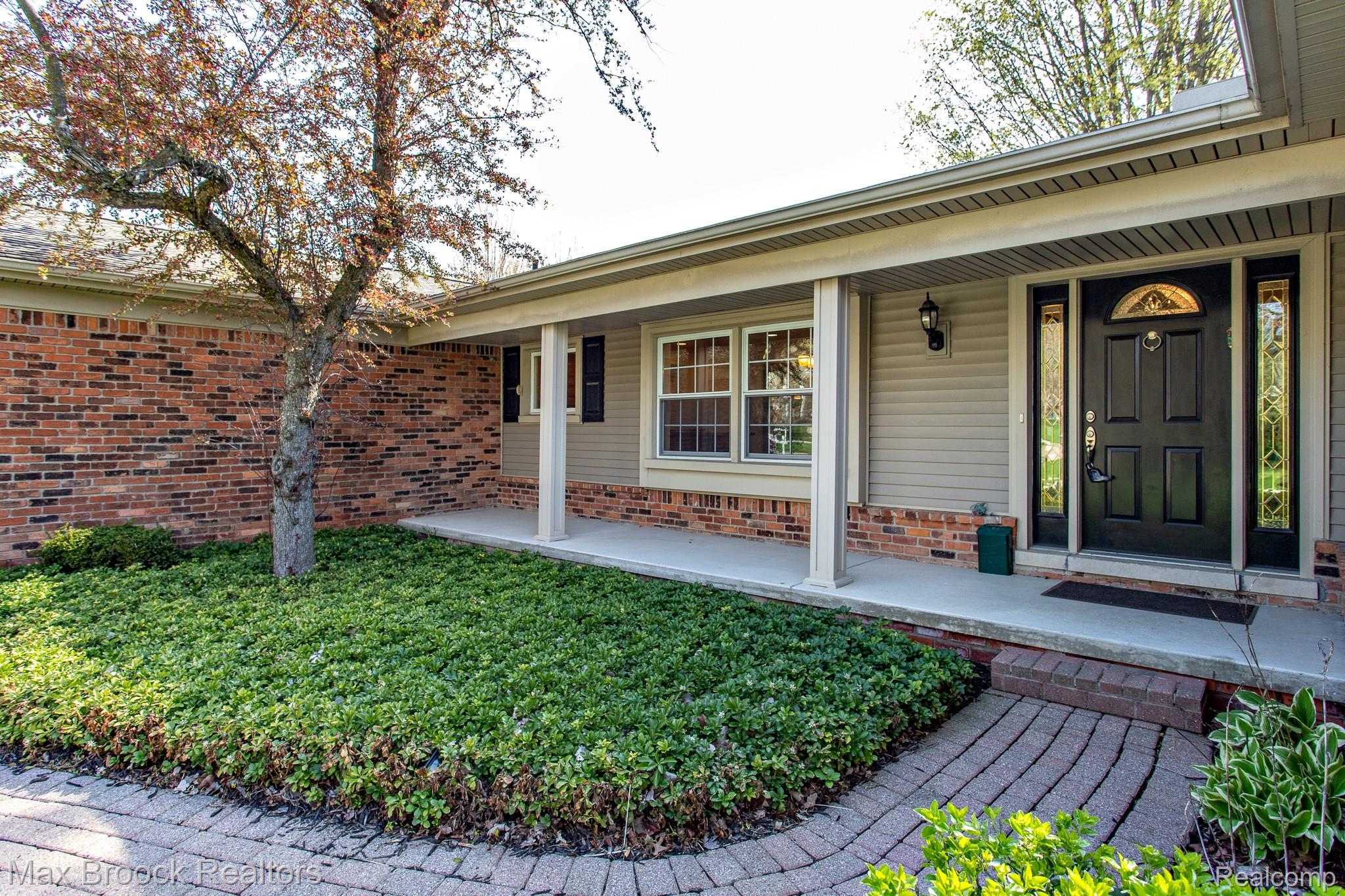 30882 Oak Valley Drive