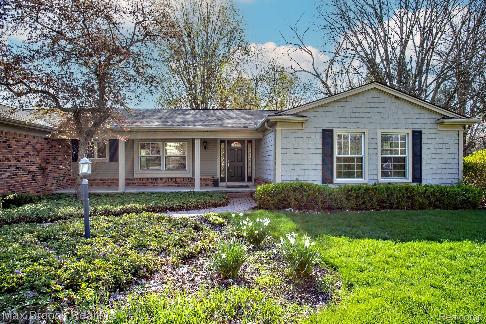 30882 Oak Valley Drive