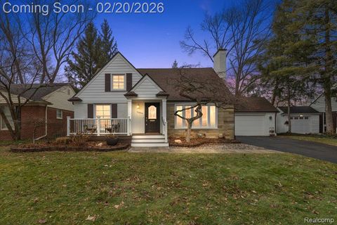 16244 Lauderdale Avenue Beverly Hills Village MI 48025