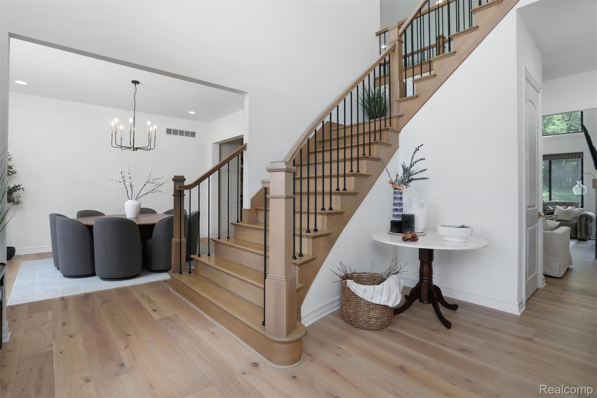 2584 Heights View Court