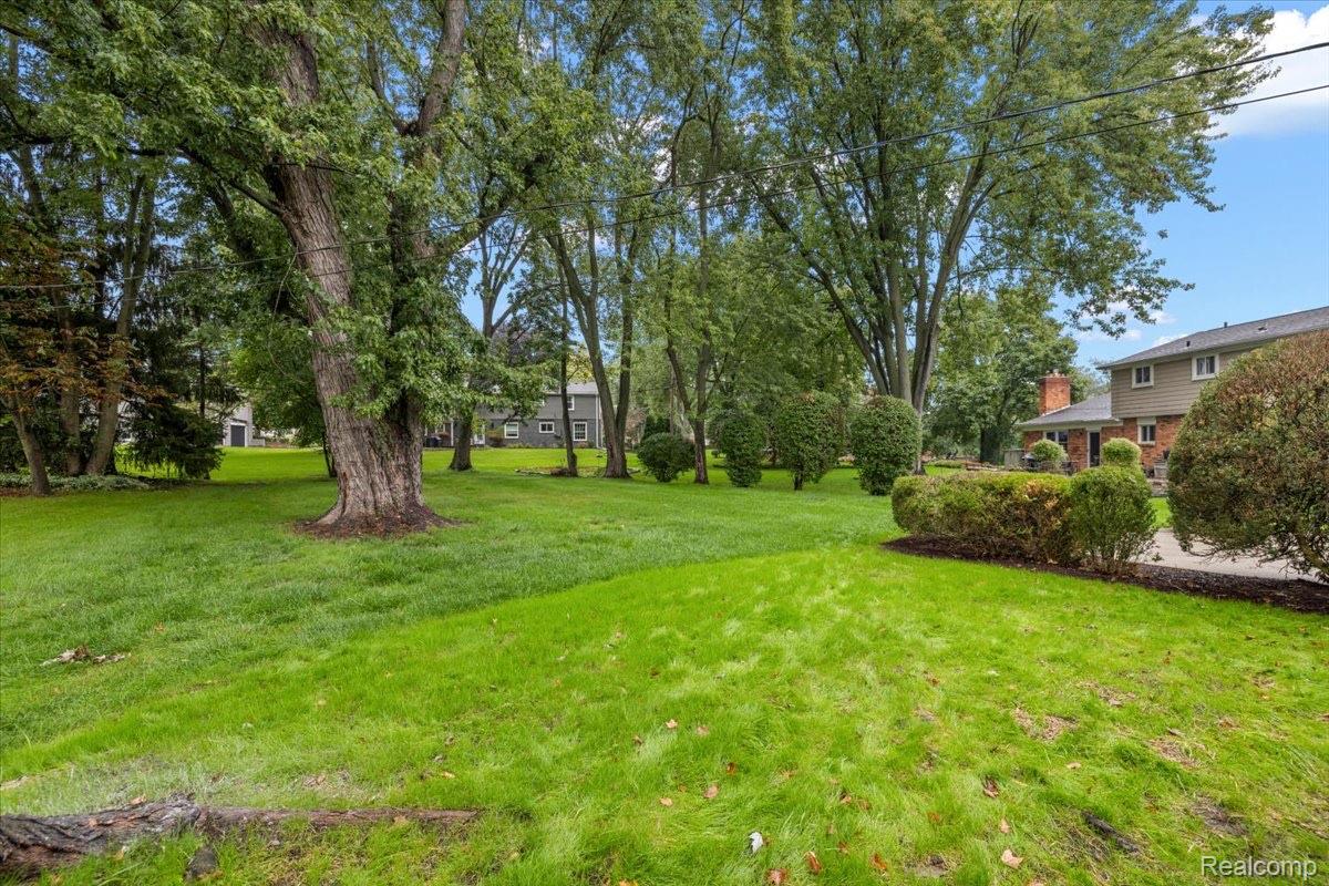 5600 Woodwind Drive