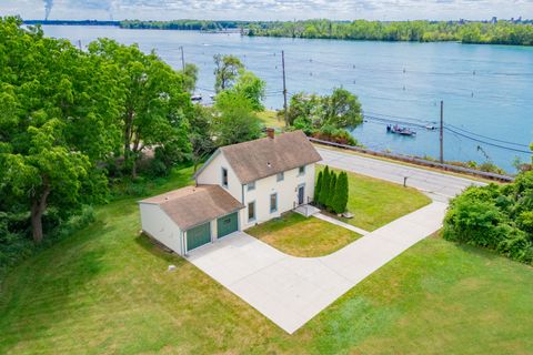 25653 W River Road Grosse Ile Township MI 48138