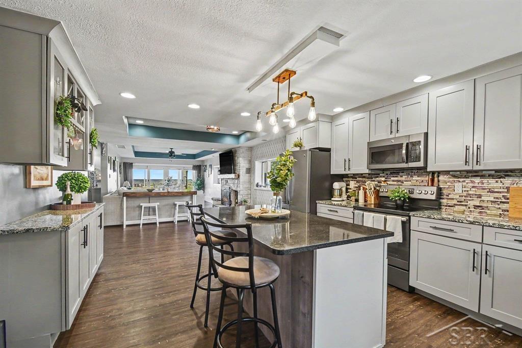 705 Bay Road