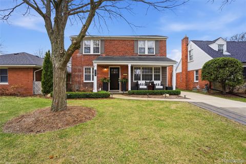 373 Hillcrest Avenue Grosse Pointe Farms City MI 48236