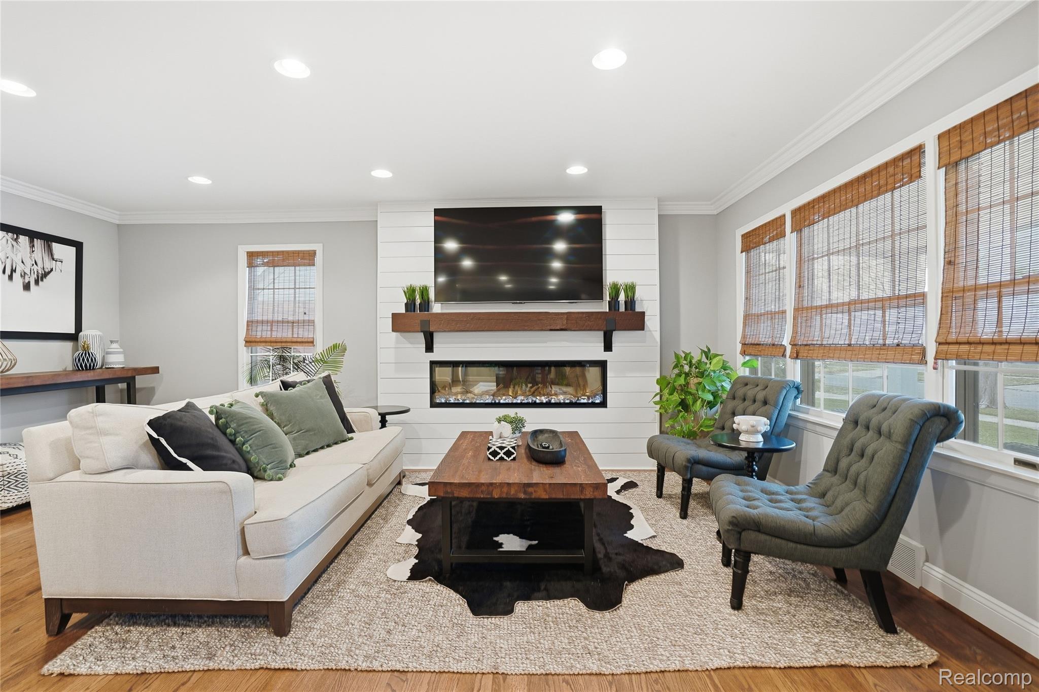 373 Hillcrest Avenue