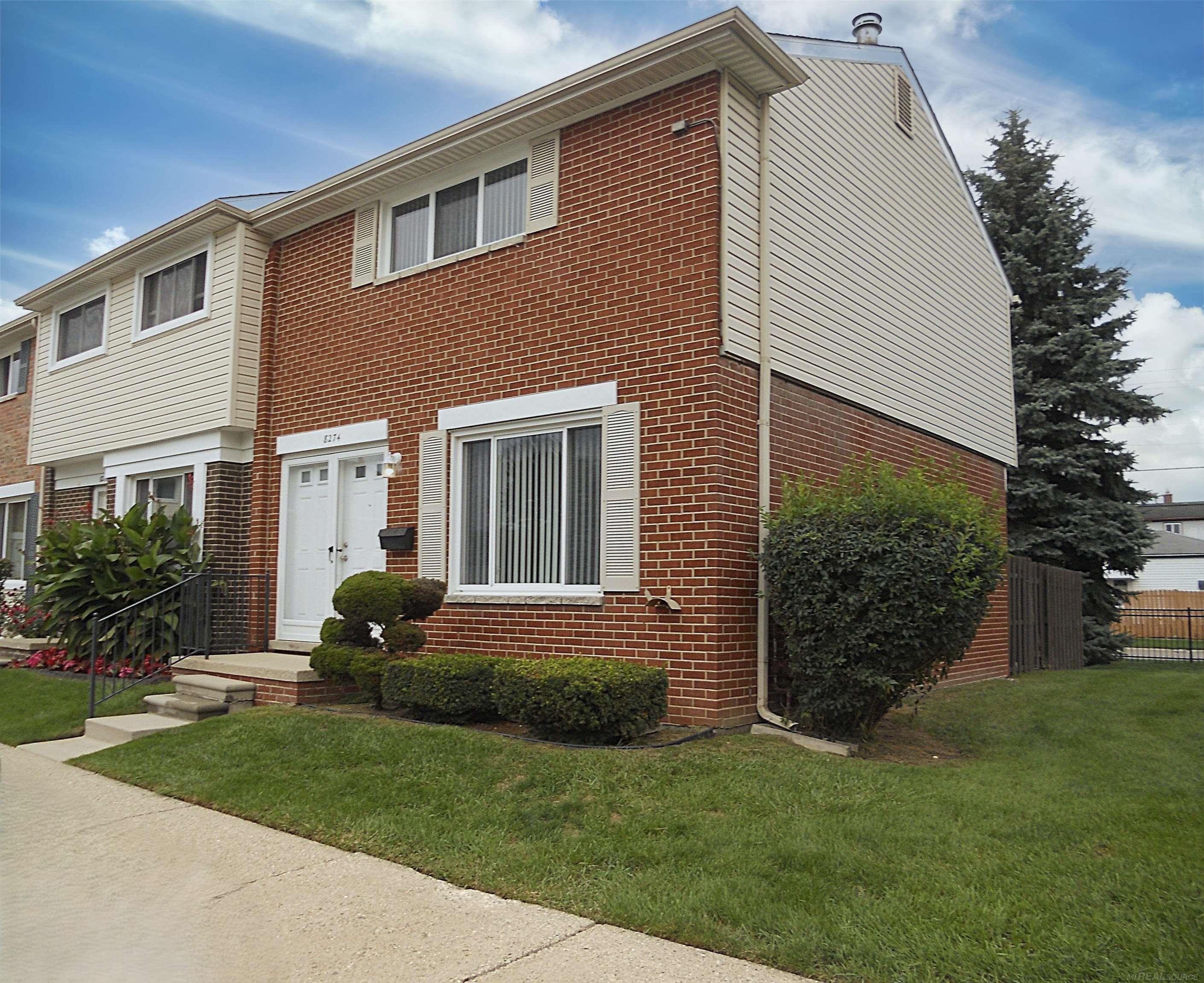 8274 FARNUM Circle