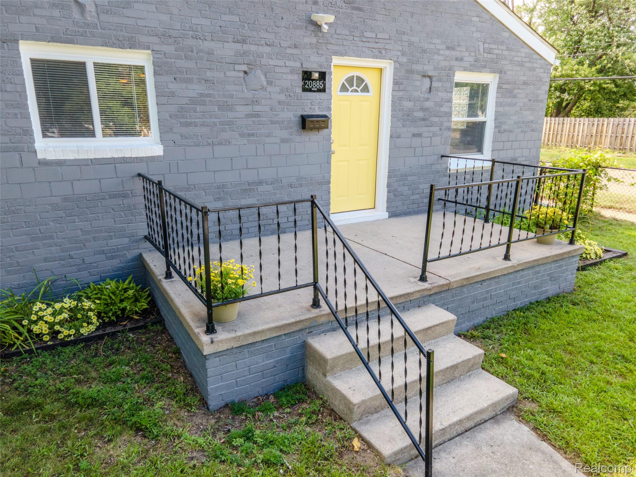 20885 Westview Avenue