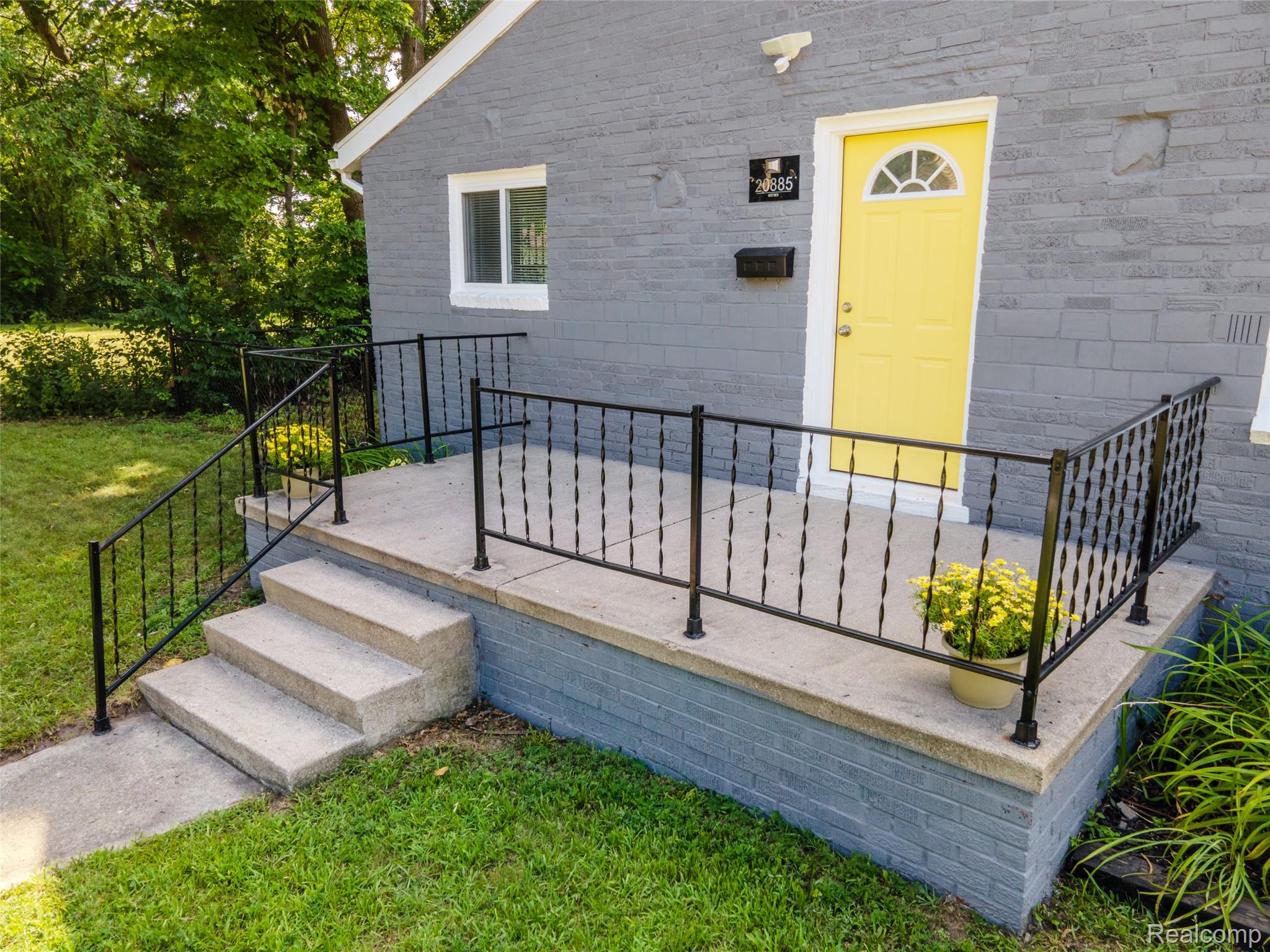 20885 Westview Avenue