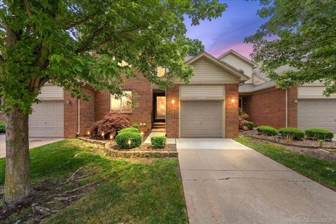 Photo of 46856 Jewel Drive, Macomb Township, MI 48044 (MLS # 58050211857)