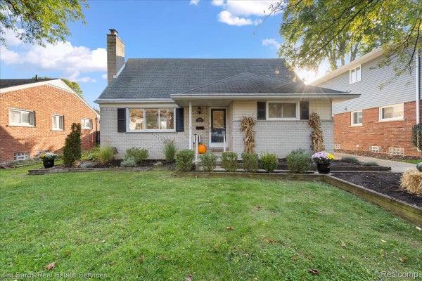 2720 WOODLAND AVE, ROYAL OAK, MI 48073 - Image 9fac9e82af6422a34ce7cc3a970e8f39/237069224