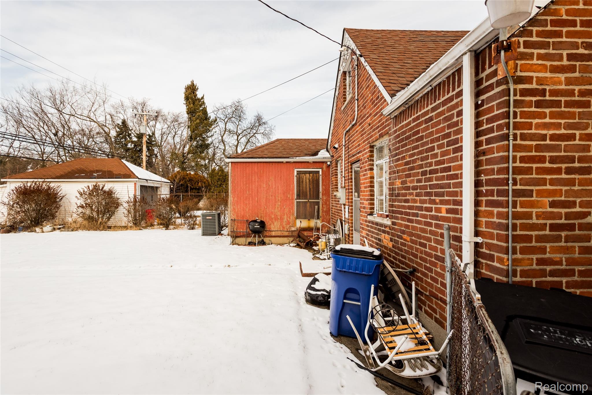 17547 Pinehurst Street