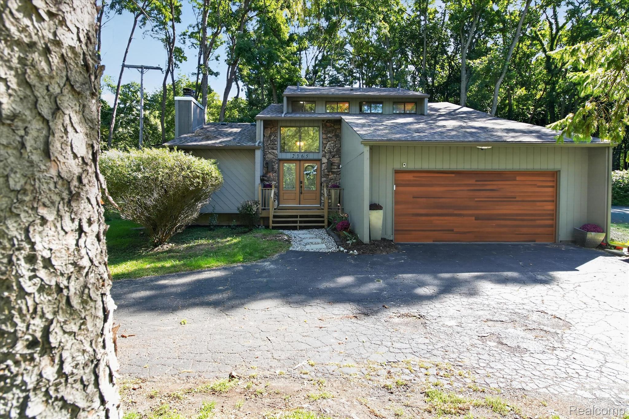 2365 Lochaven Road