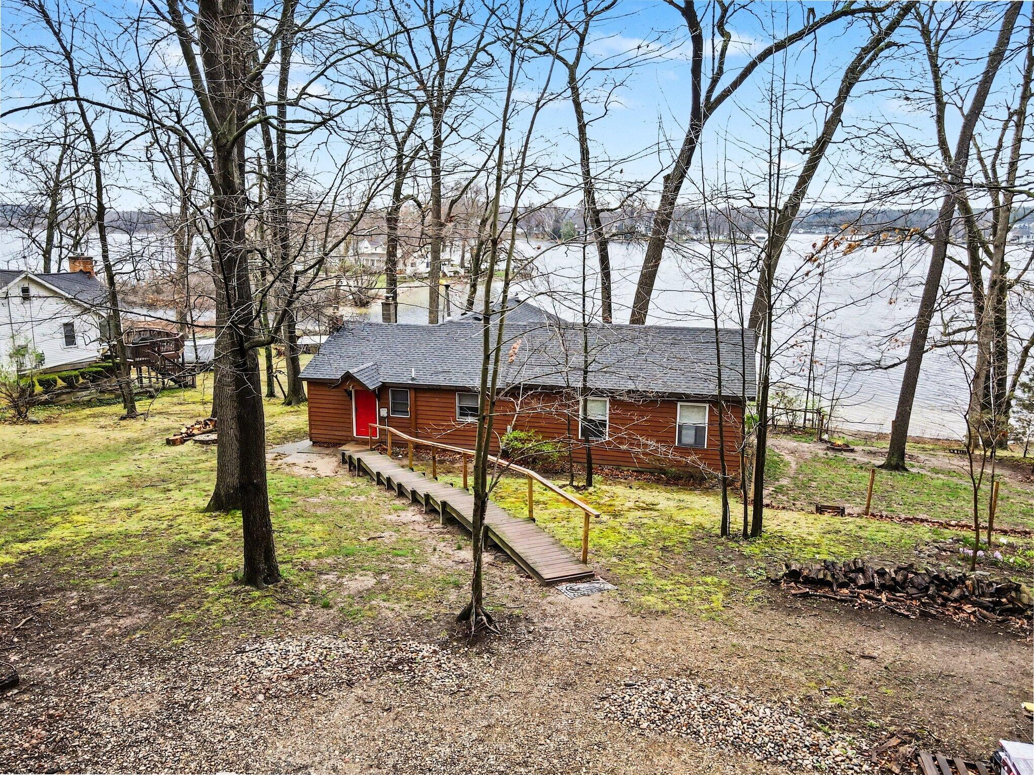 12015 Oakridge Road