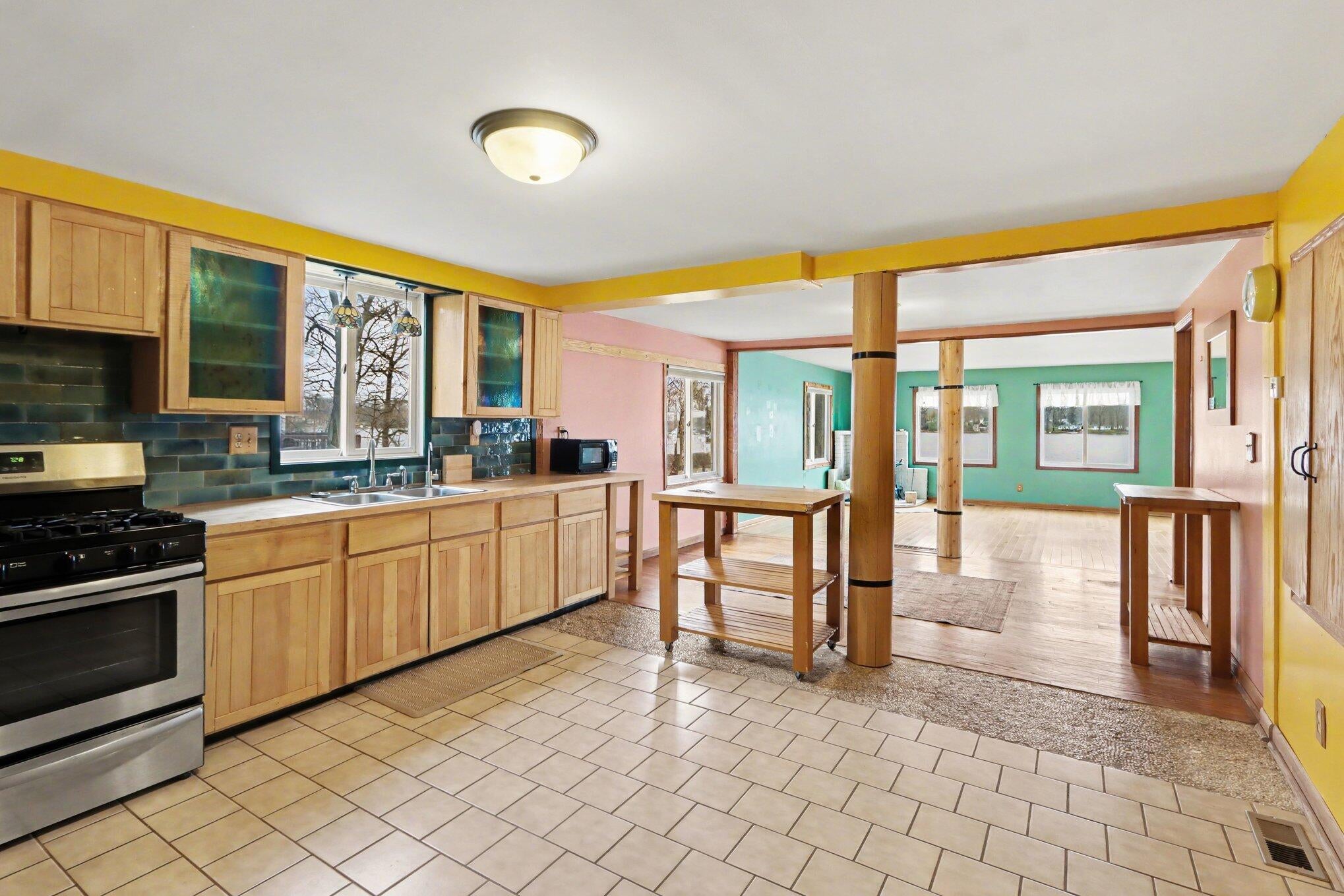 12015 Oakridge Road