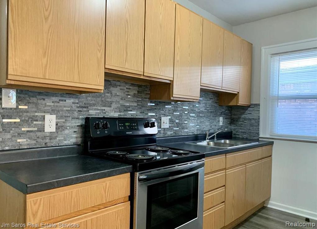 829 BEACONSFIELD Avenue