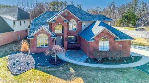 1628 Royal Birkdale Drive W Oxford Charter Township MI 48371