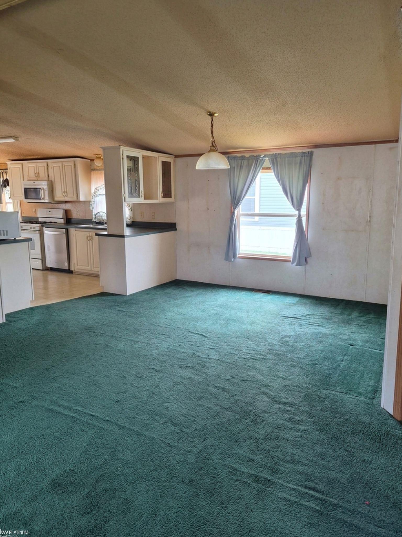 366 Diamond Circle