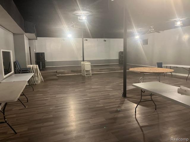 1541 E 7 Mile Road E