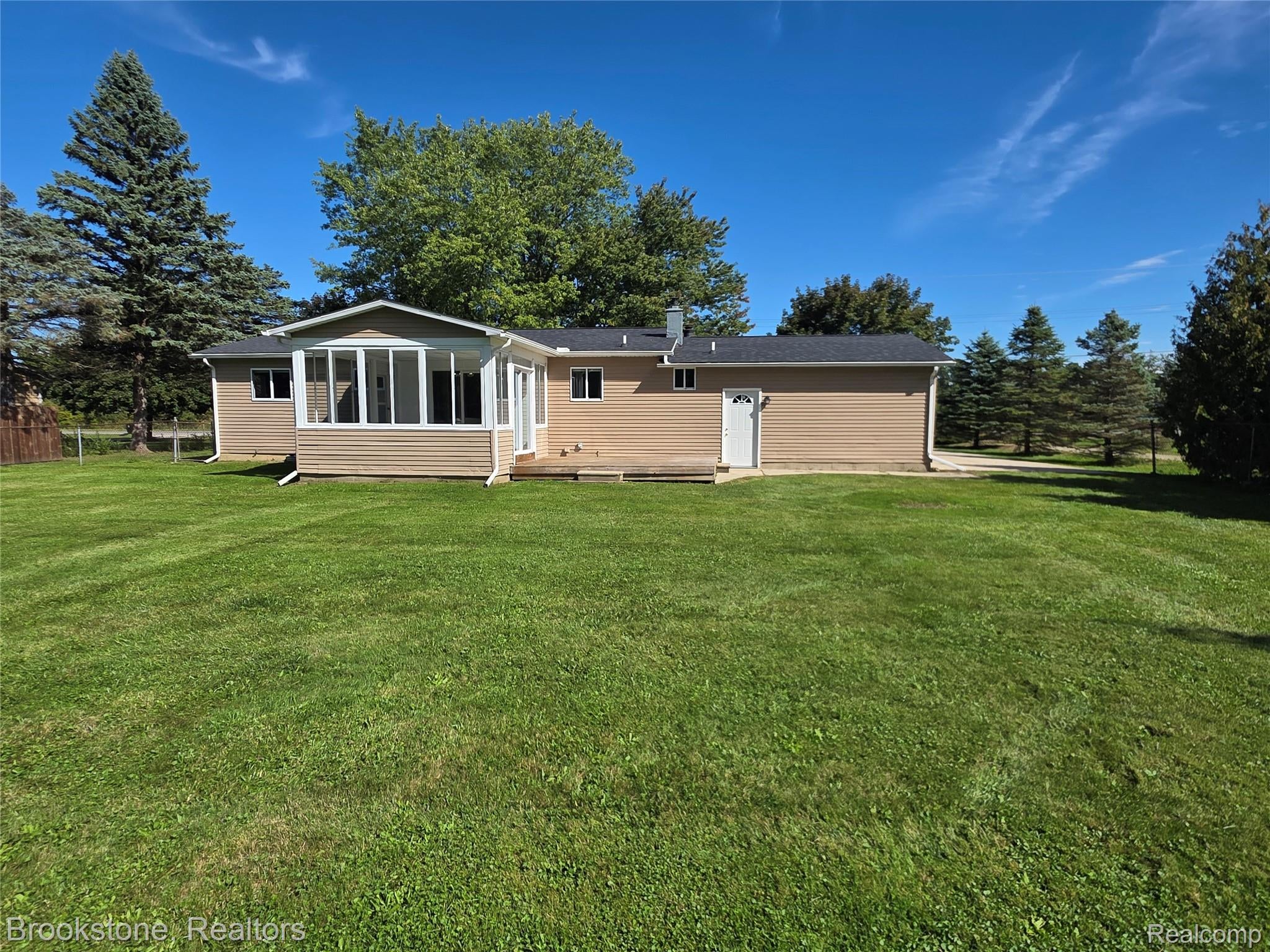 7379 N Linden Road
