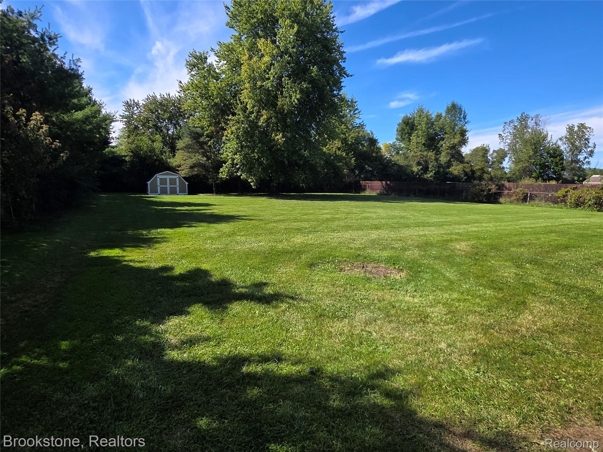 7379 N Linden Road