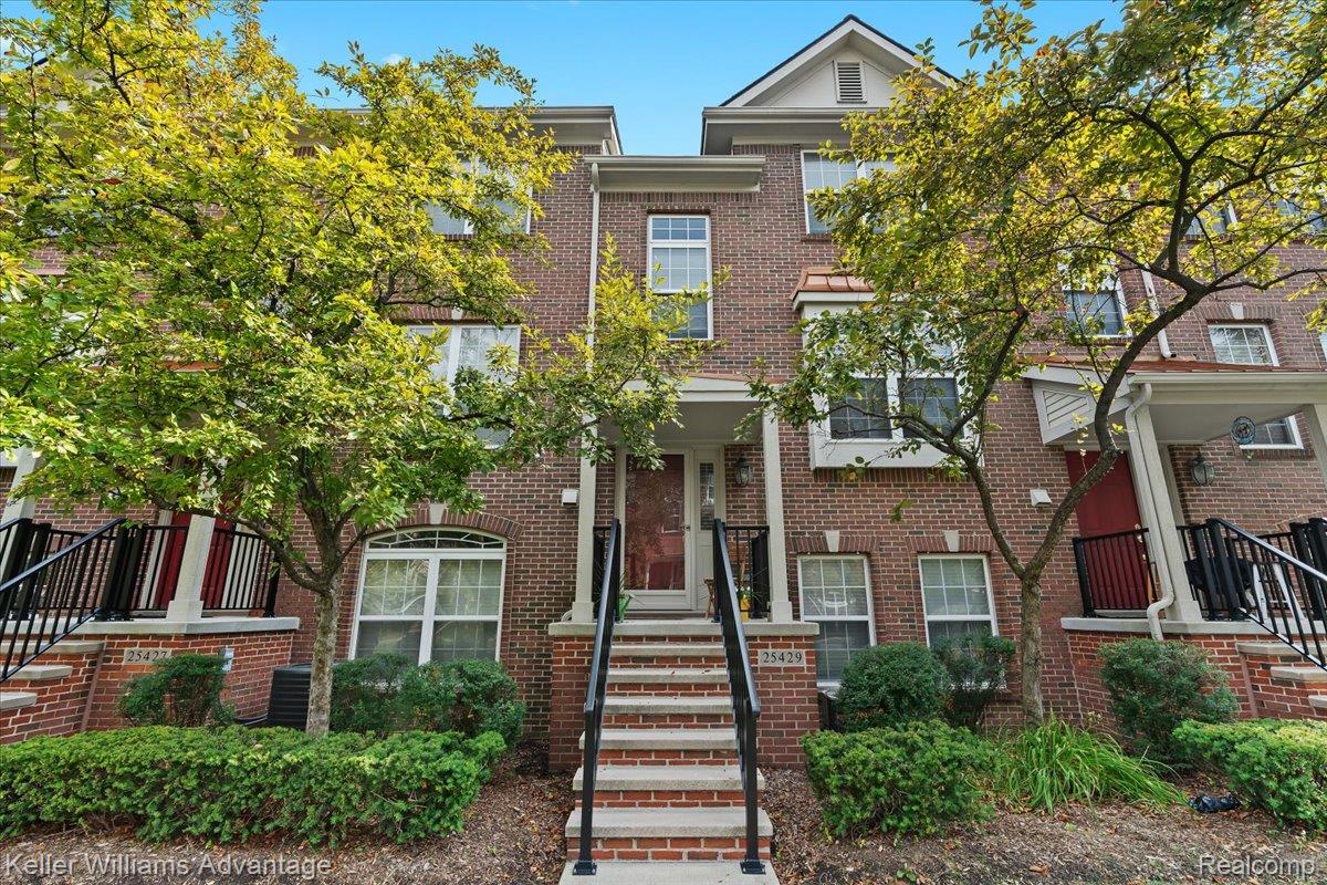 25429 Saint James 233