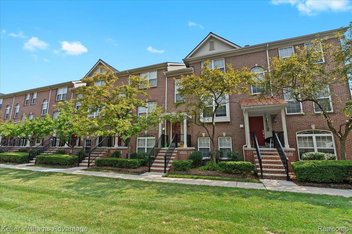 25429 Saint James 233