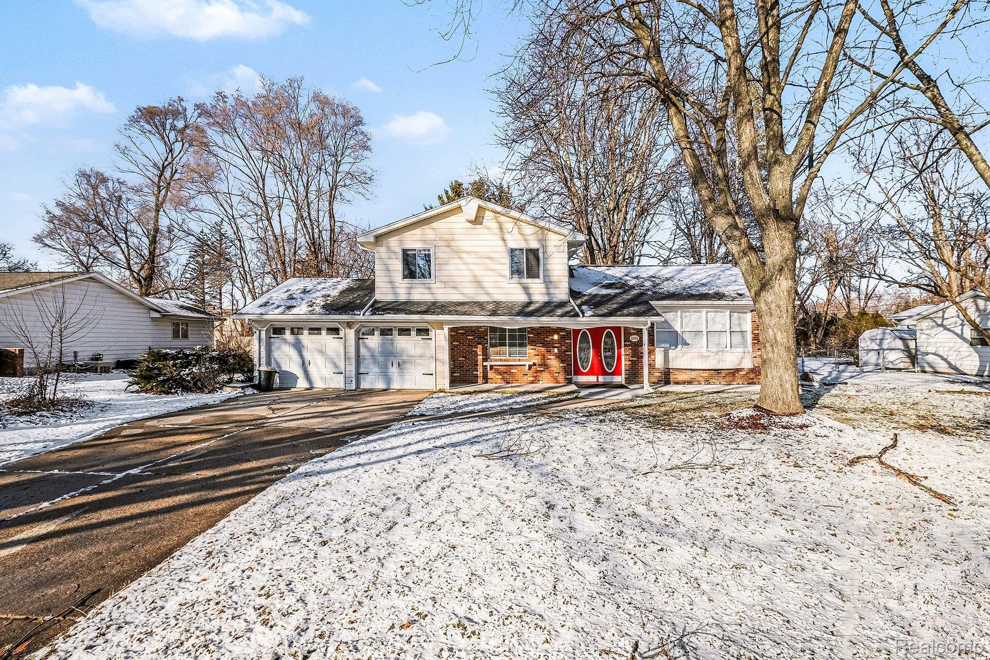 6090 Lancaster Drive