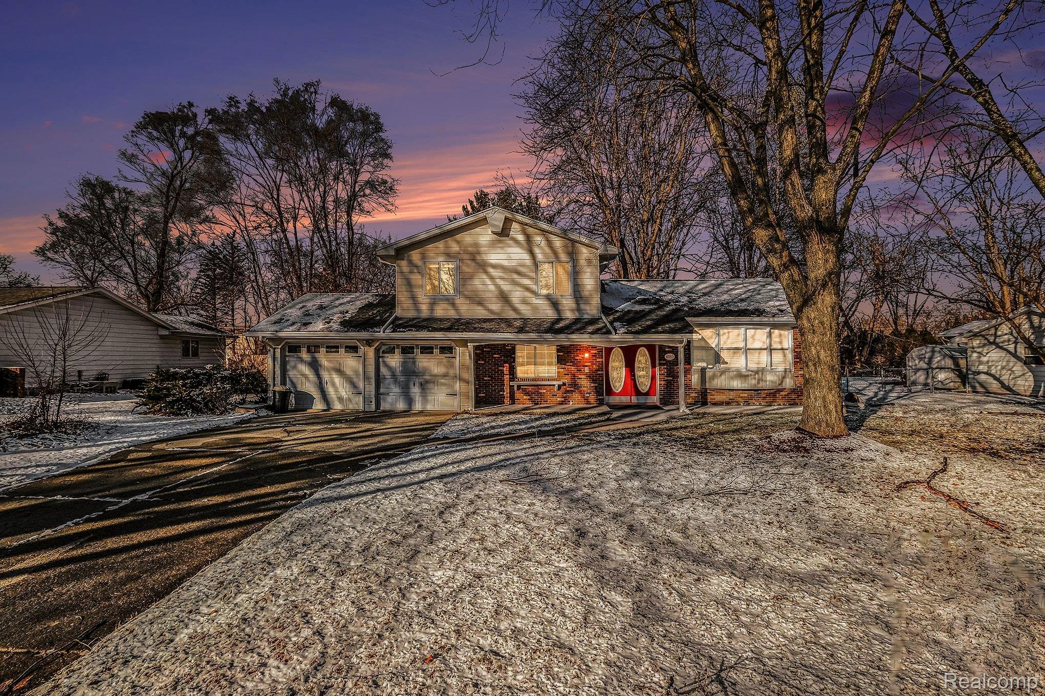 6090 Lancaster Drive