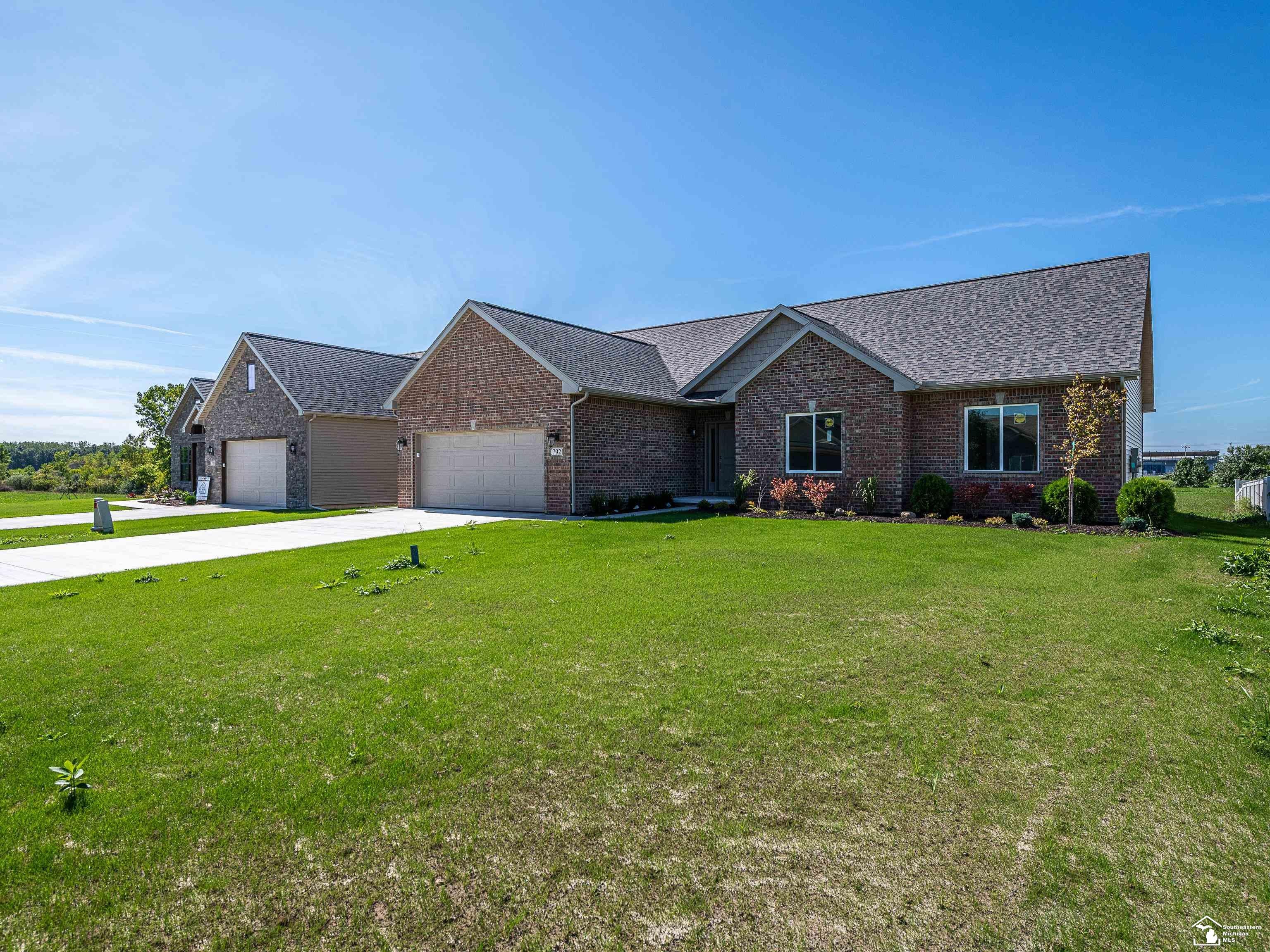 792 E Sweet Briar Lane