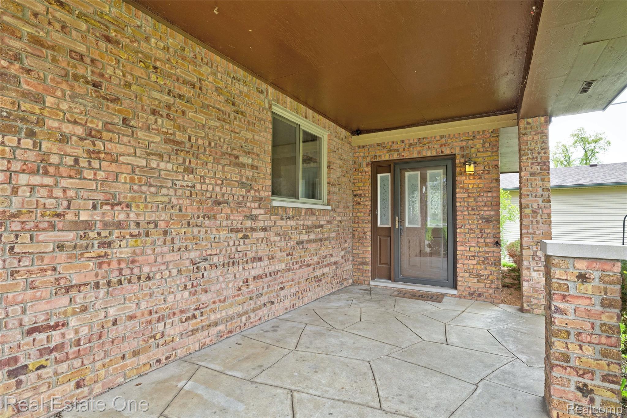 1135 Lochaven Road