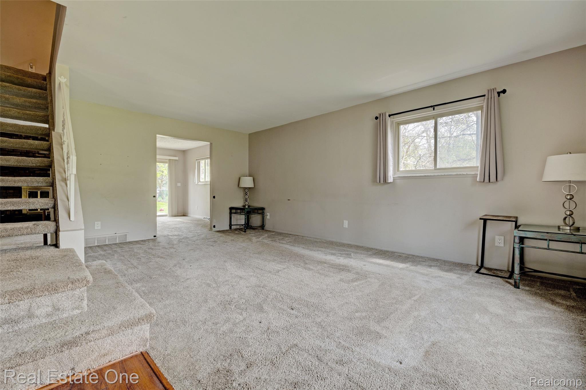 1135 Lochaven Road