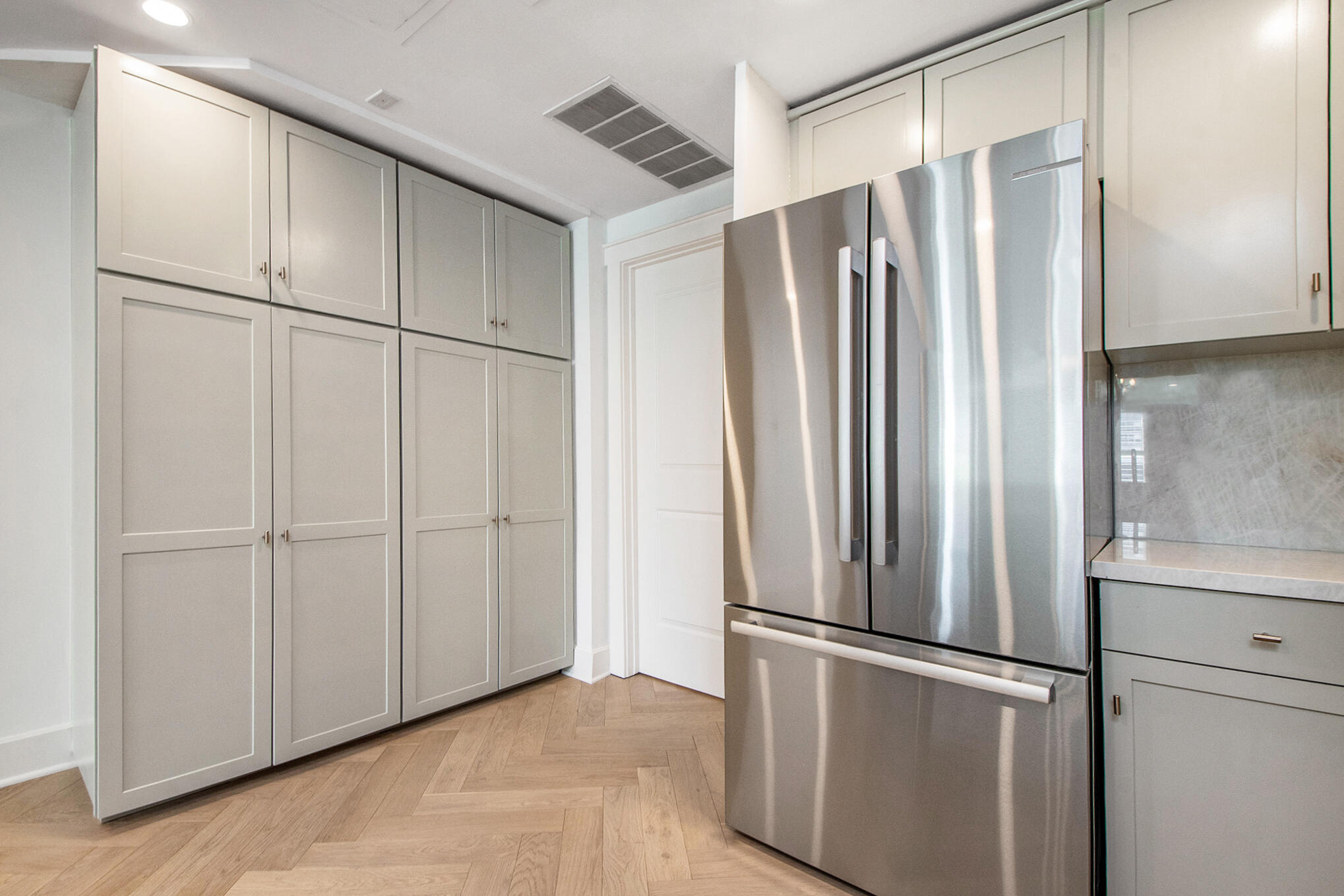 27 Library Street NE 404