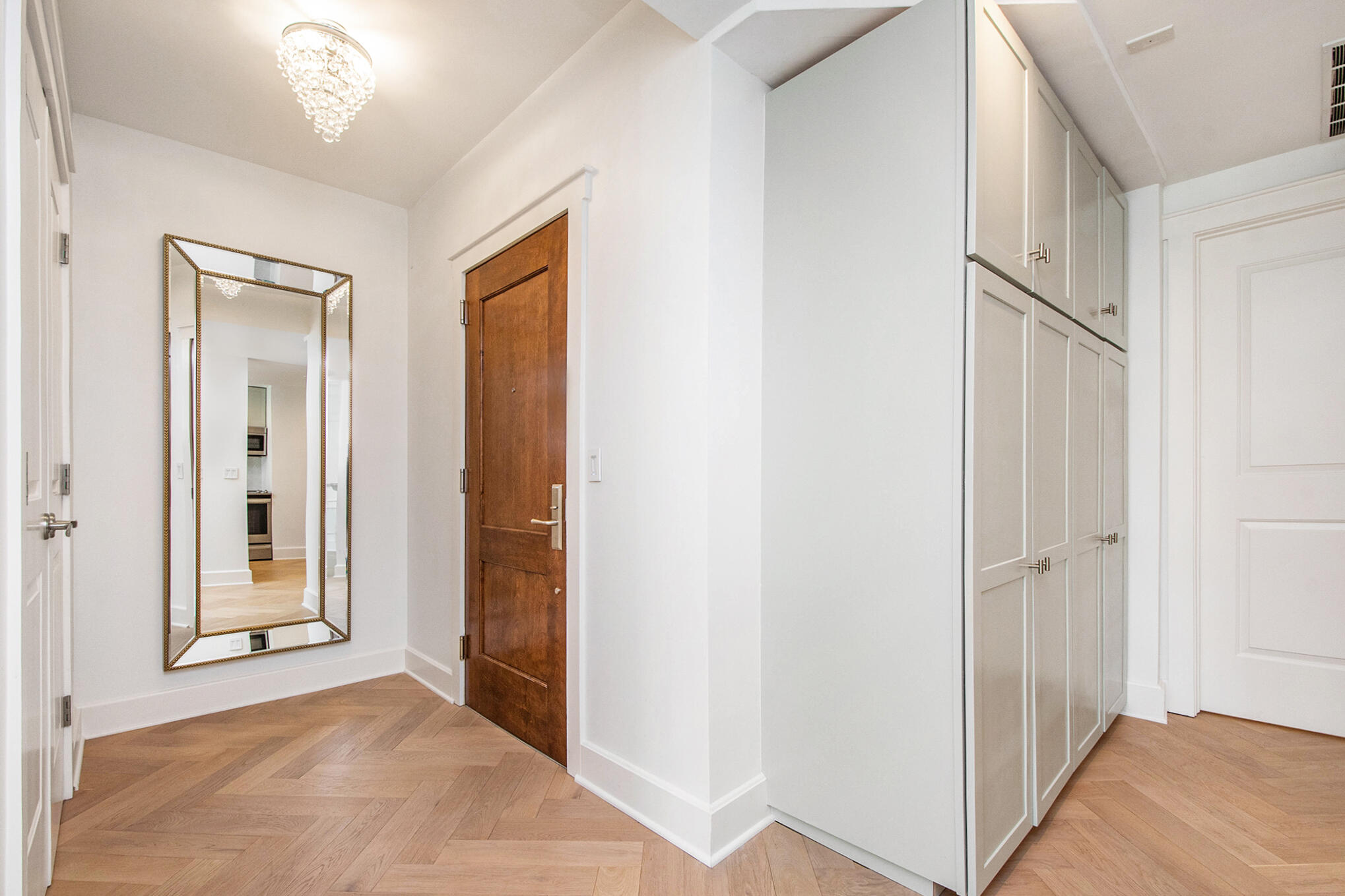 27 Library Street NE 404