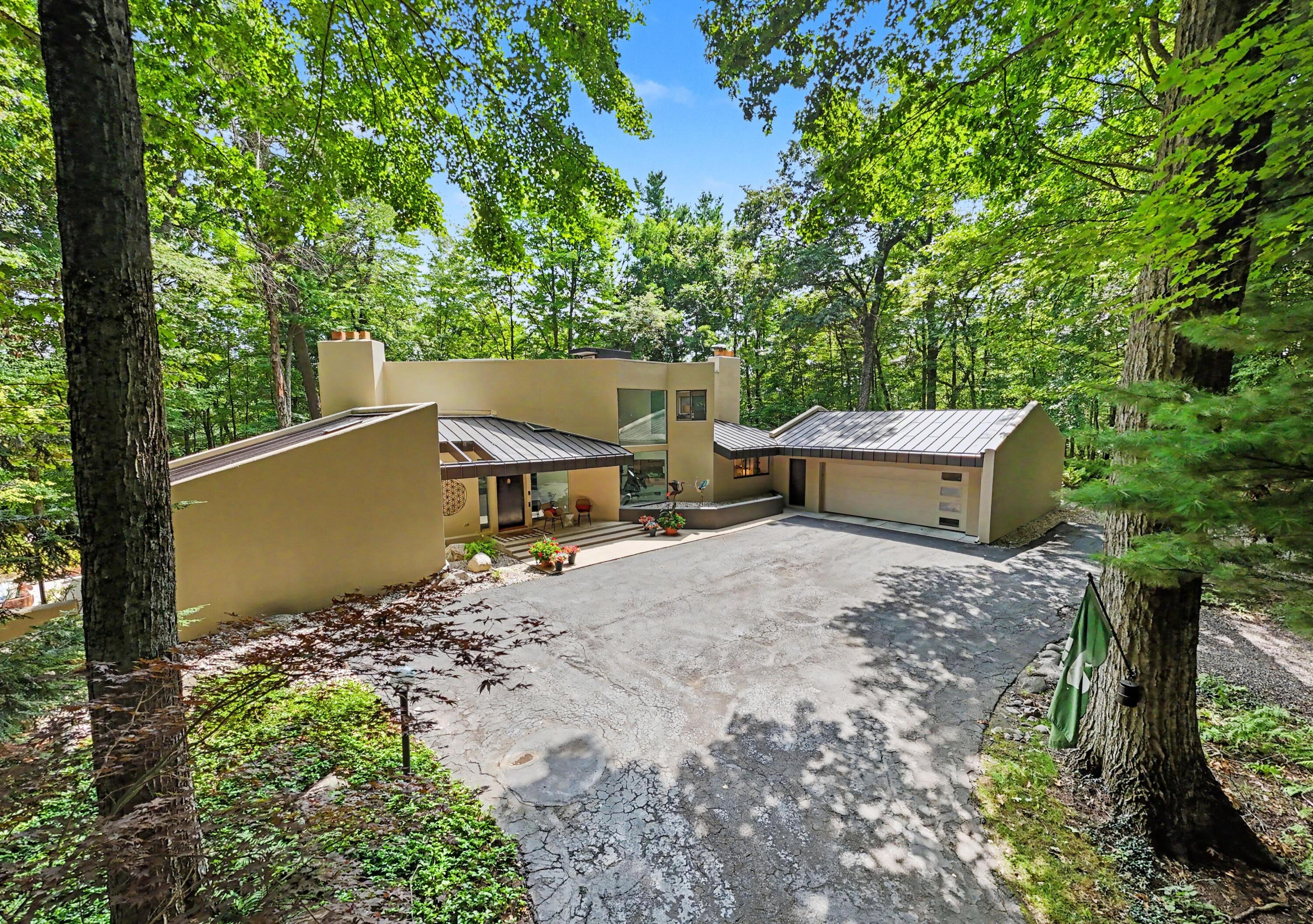 10109 Hathaway Drive