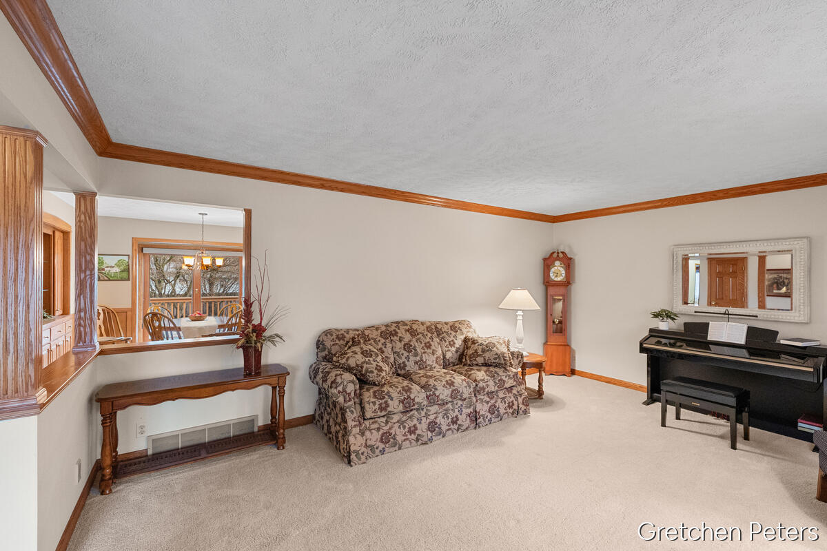 6852 Aleda Avenue SE