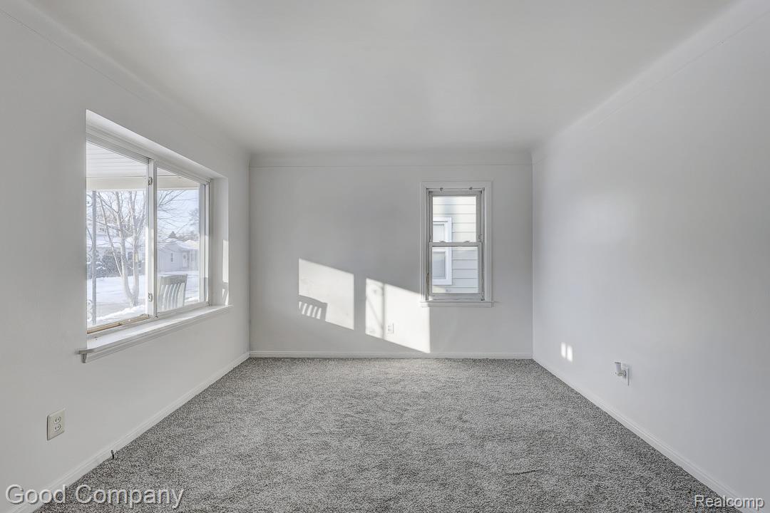 967 E Shevlin Avenue