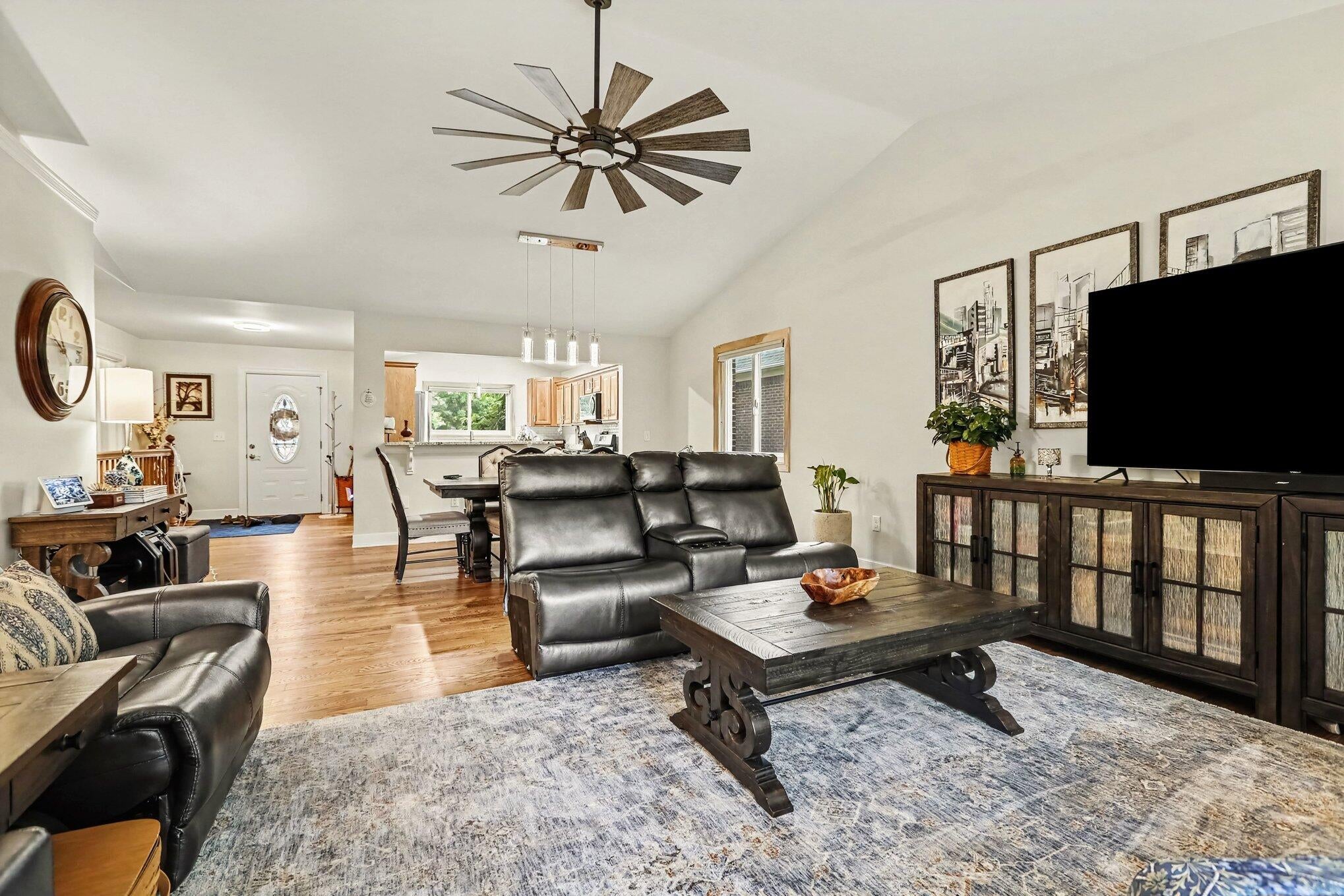 37454 Eagle Drive