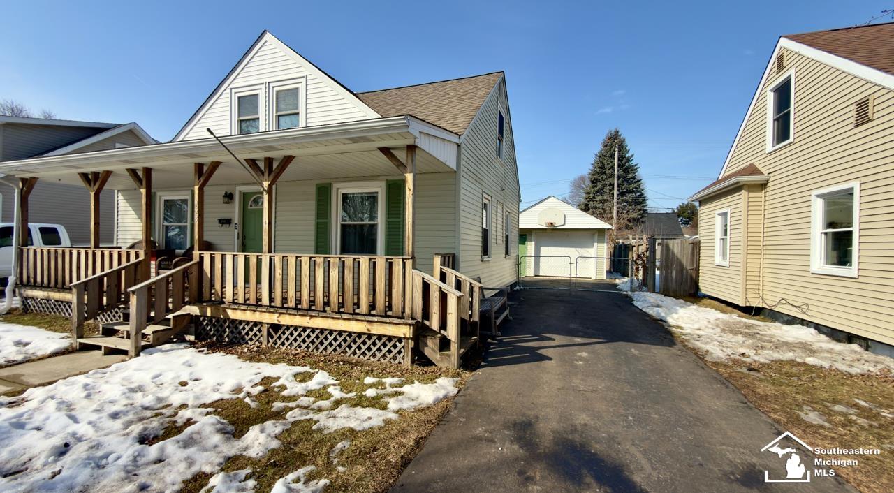 958 Woodville Avenue